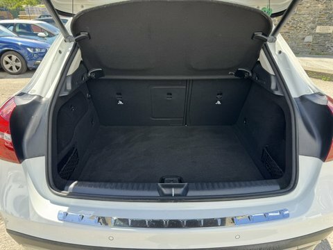 Mercedes-Benz GLA Class Gla 200 D OU18NFL White #6