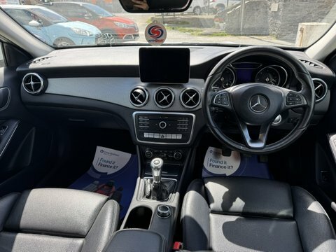 Mercedes-Benz GLA Class Gla 200 D White