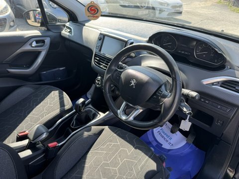 Peugeot 2008 Blue Hdi Active Black #3