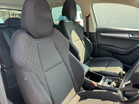 Skoda Karoq Se Technology Tdi White #4