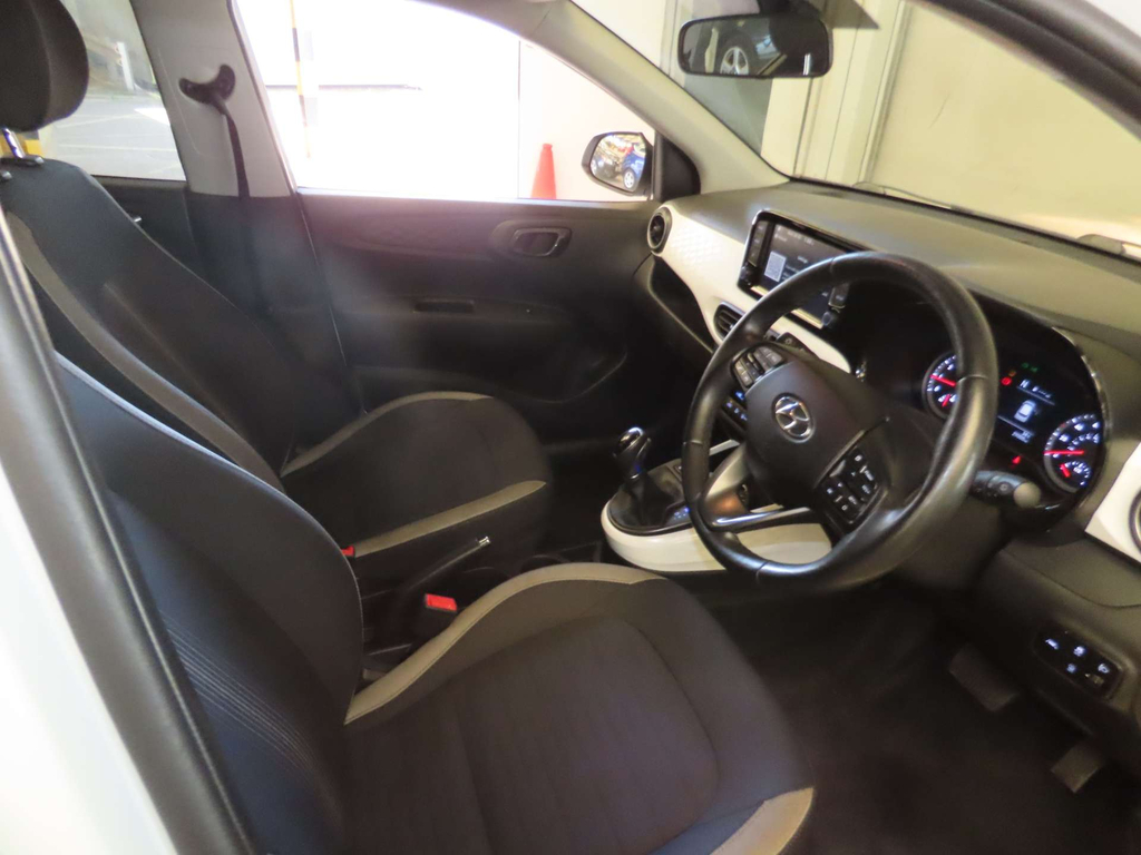 Hyundai I10 Hatchback Black #7