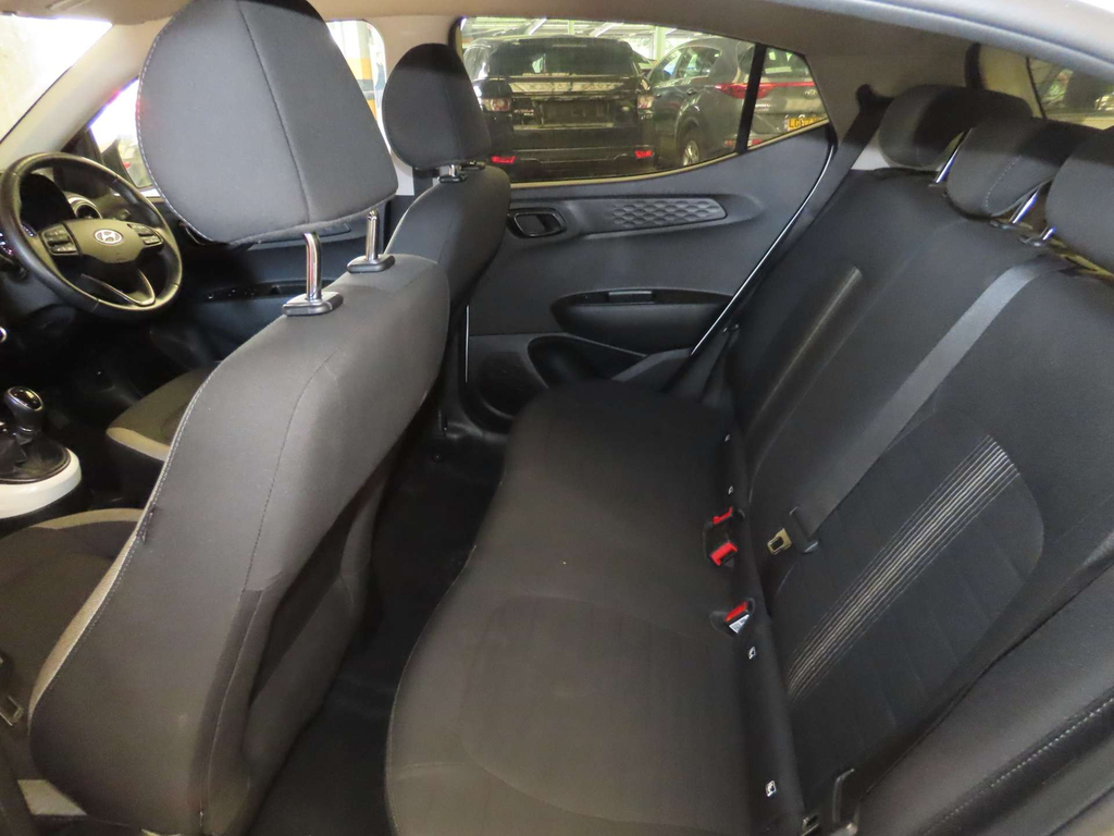 Hyundai I10 Hatchback Black #8