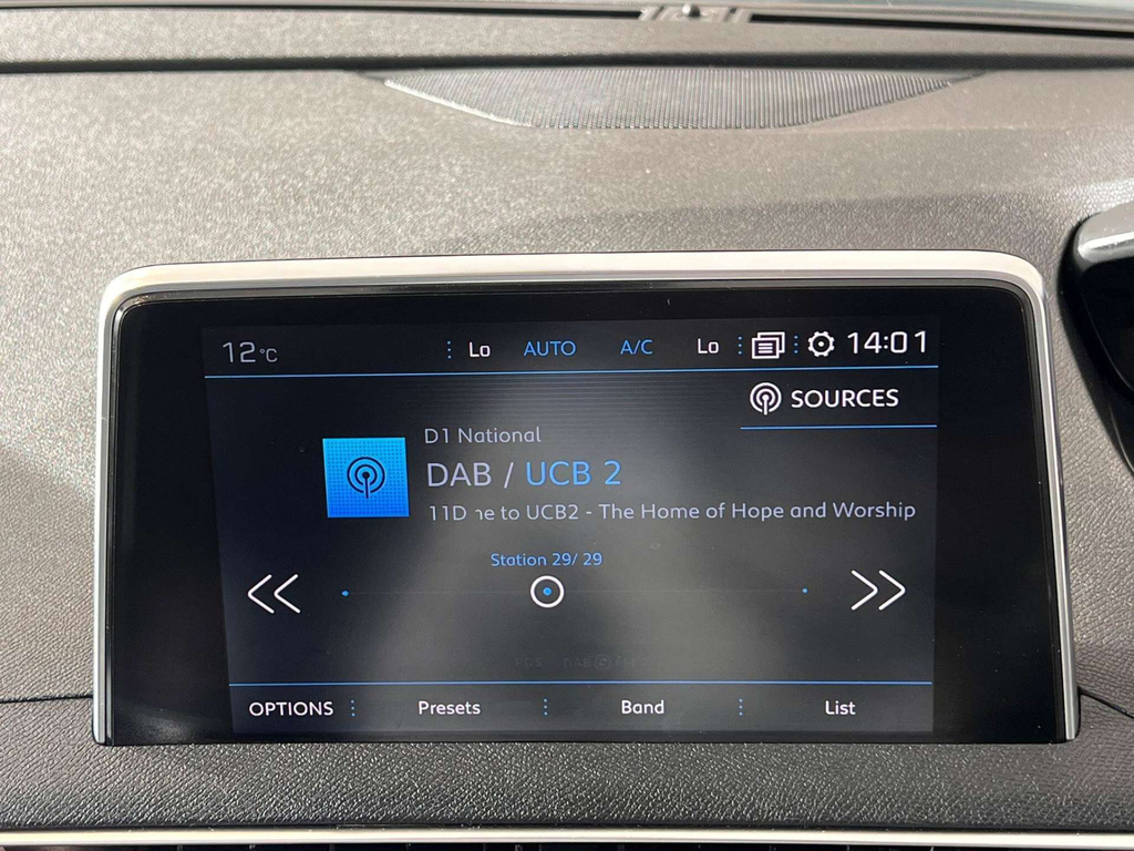 Peugeot 5008 Active Black #38