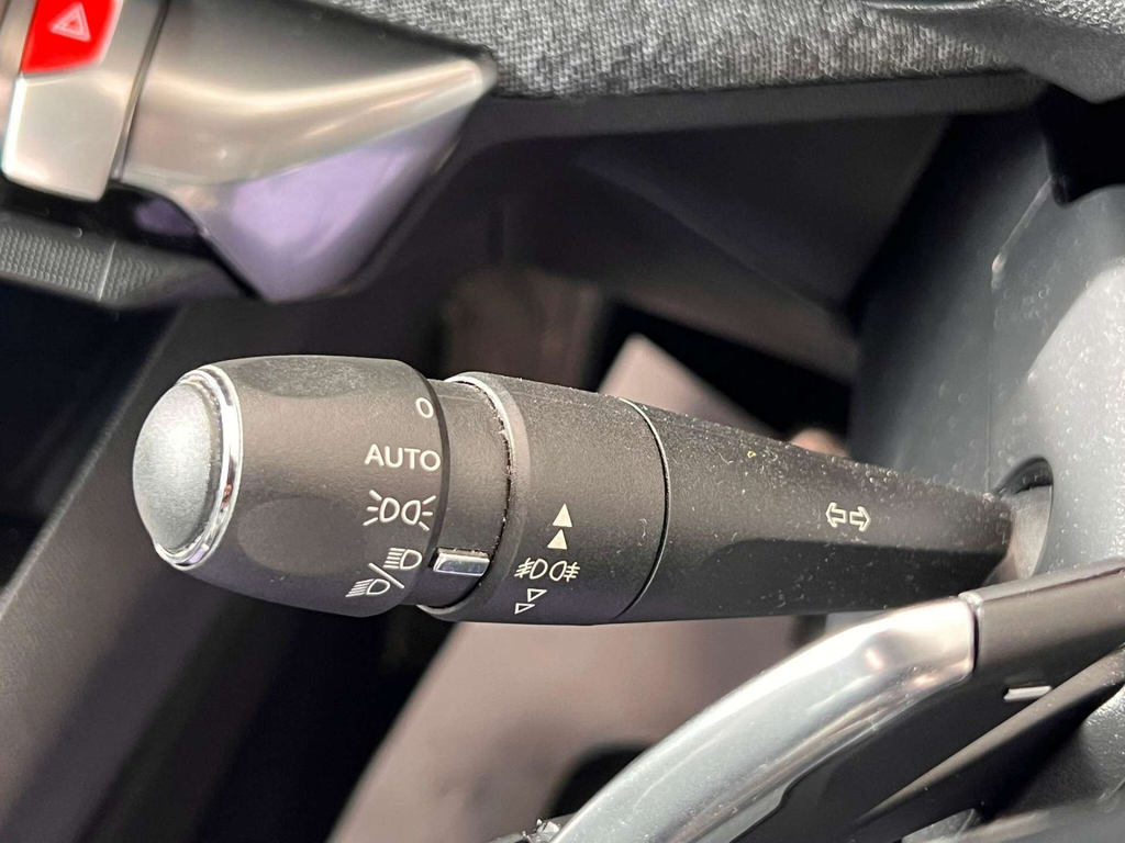 Peugeot 5008 Active Black #25