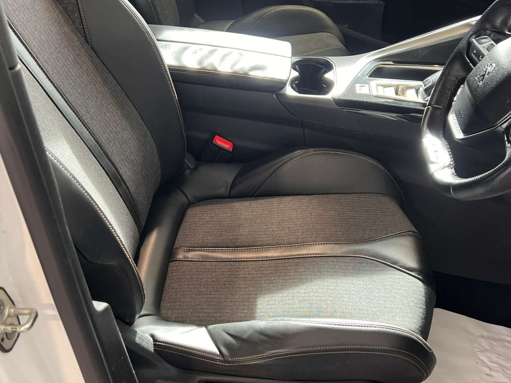 Peugeot 5008 Active Black #19