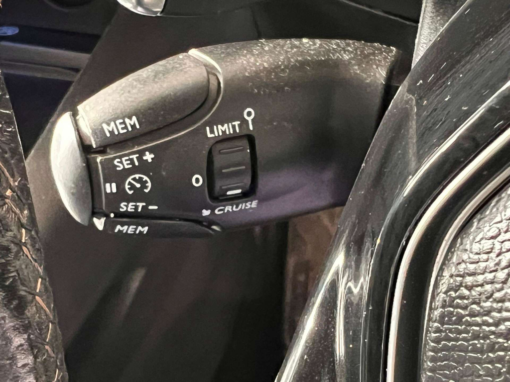 Peugeot 5008 Active Black #26