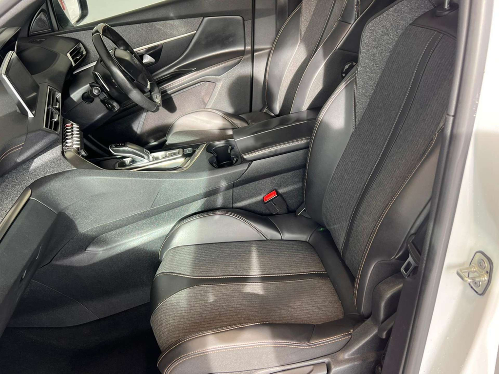 Peugeot 5008 Active Black #41