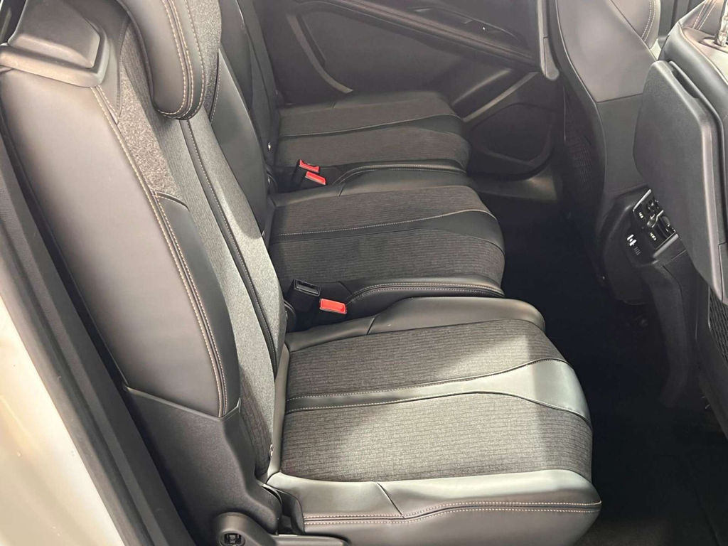 Peugeot 5008 Active Black #20