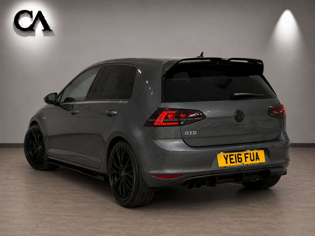 Volkswagen Golf 2L Gti White #3