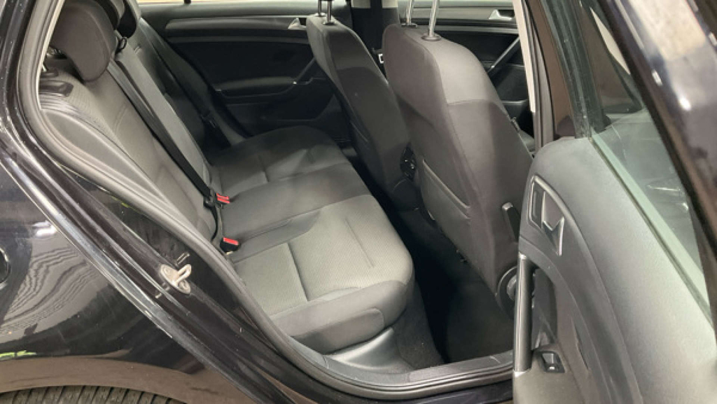 Volkswagen e-Golf 35.8Kwh Hatchback #3