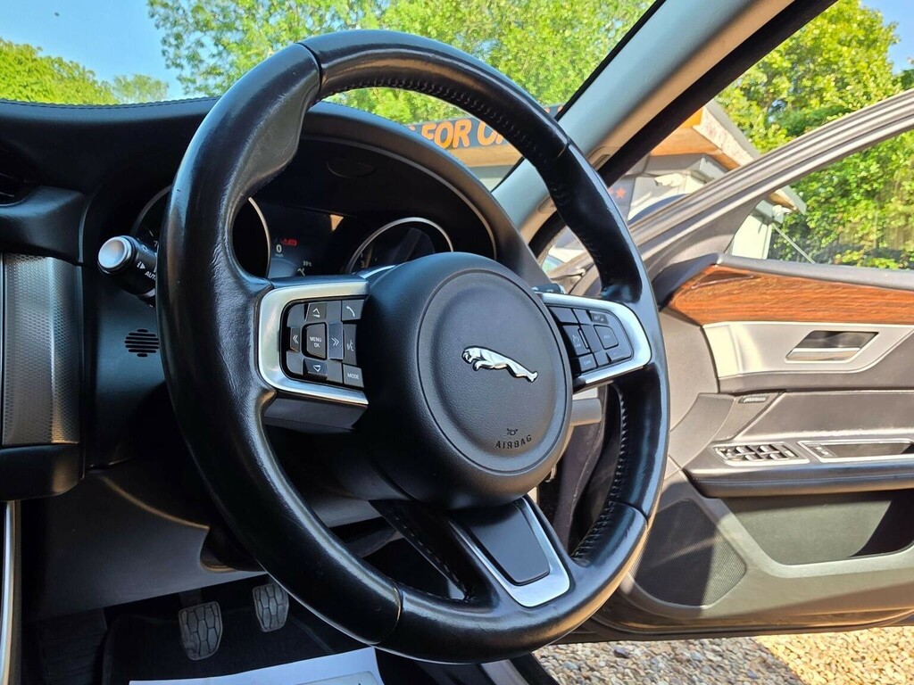 Jaguar XF 2.0D Portfolio Euro 6 Ss Black #3