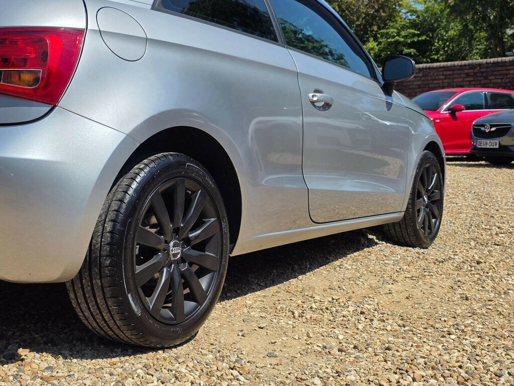 Audi A1 1.6 Tdi Se 15 Alloys Inc, Dab Radio, Air Cond  #7