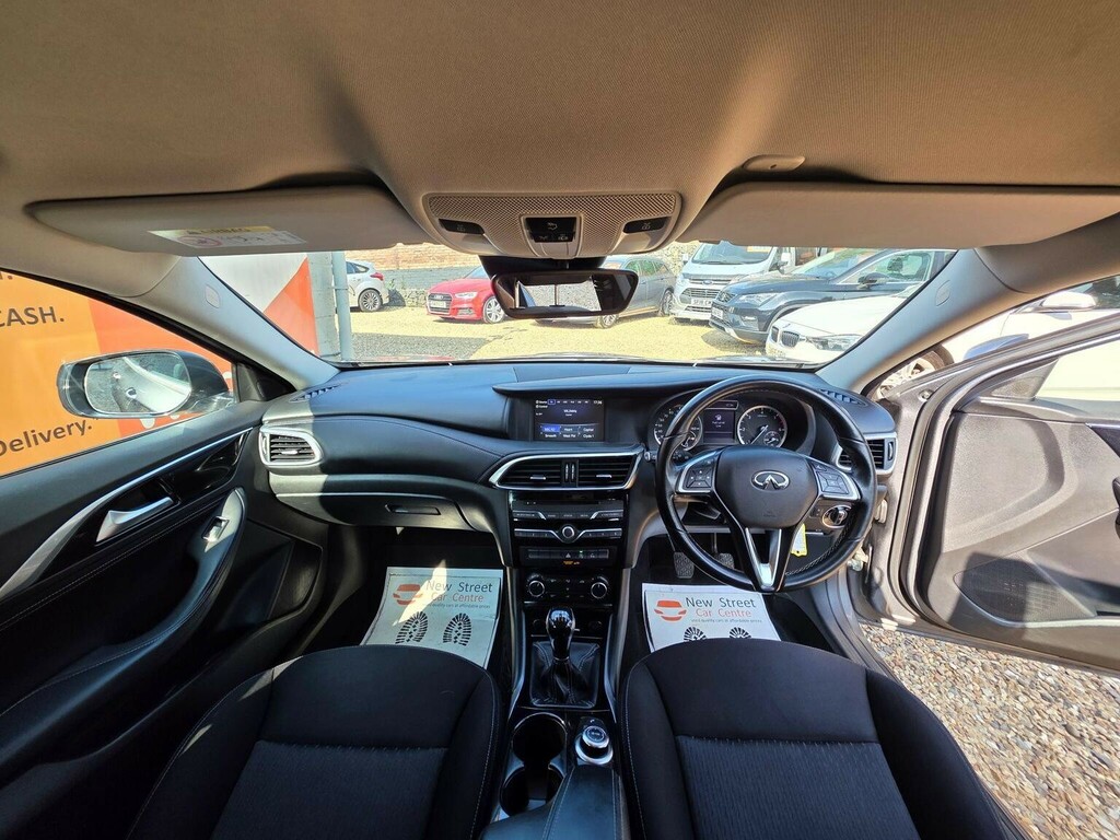 Infiniti Q30 Hatchback 1.5D Premium Euro 6 Ss 201868 Grey #2
