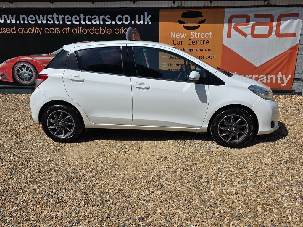 Toyota Yaris Hatchback 1.0 Vvt-i Edition Euro 5 201262 White #4