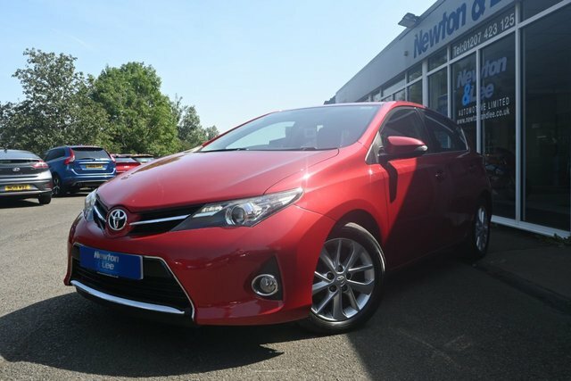 Toyota Auris 1.6 V-matic Icon Hatchback Multidrive S Red #3