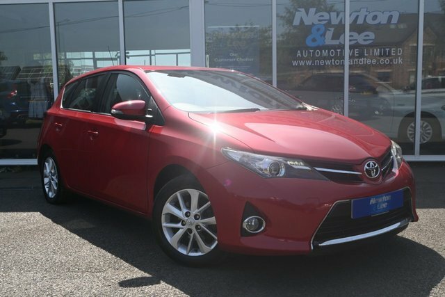 Toyota Auris 1.6 V-matic Icon Hatchback Multidrive S Red