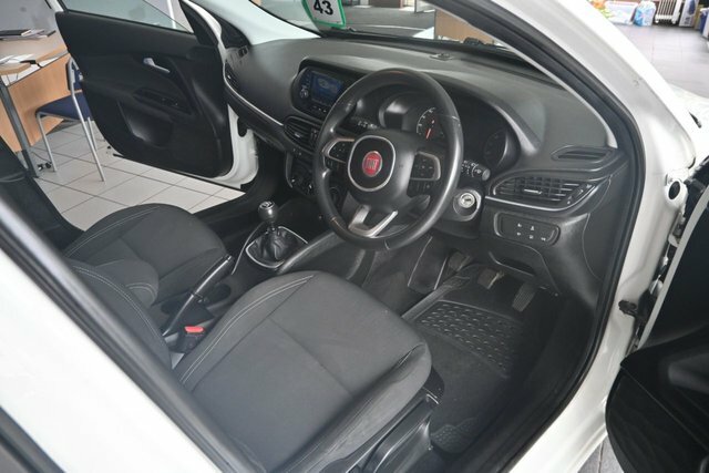 Fiat Tipo 1.4 Mpi Easy Estate Euro 6 95 P White #5
