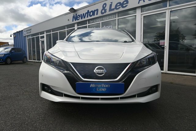 Nissan Leaf 40Kwh N-connecta Hatchback 150 BG20YPO White #2