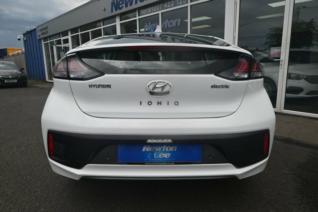 Hyundai Ioniq 38.3Kwh Premium Hatchback 136 P White #4