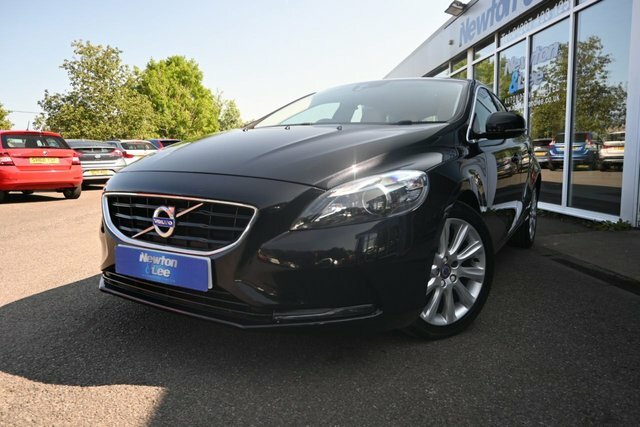 Volvo V40 1.6 D2 Se Lux Nav Hatchback Euro KY15WZK Black #3