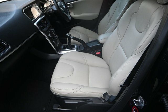 Volvo V40 1.6 D2 Se Lux Nav Hatchback Euro KY15WZK Black #6
