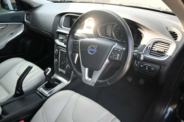 Volvo V40 1.6 D2 Se Lux Nav Hatchback Euro KY15WZK Black #5