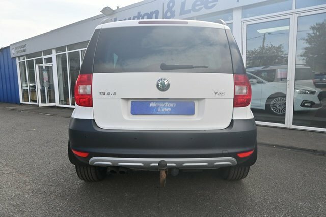 Skoda Yeti 2.0 Tdi Elegance Suv Dsg 4Wd Euro 5 14 White #4