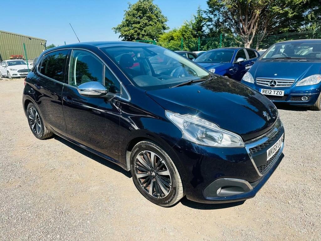 Peugeot 208 Hatchback 1.2 Puretech Allure Premium Euro 6 Ss Blue