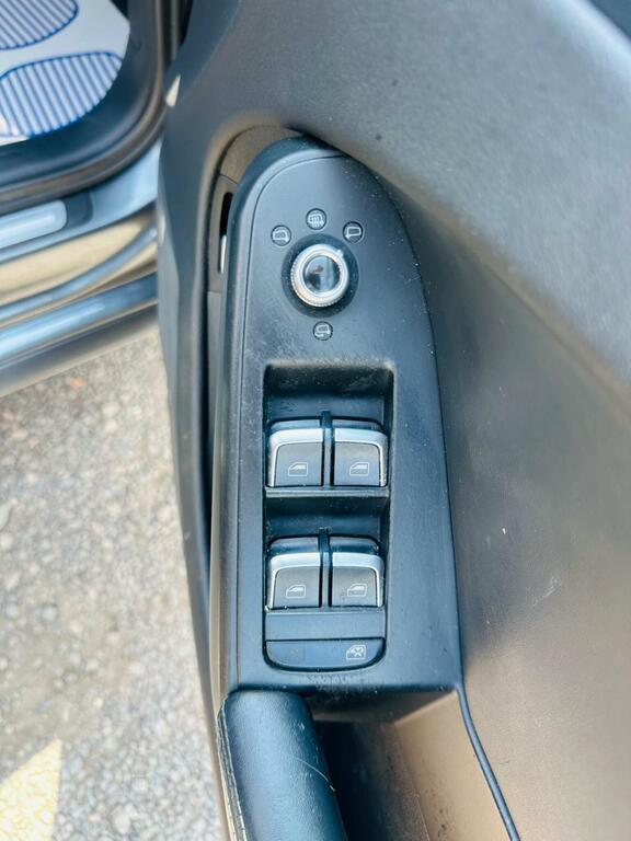 Audi A4 2.0 Tdi Quattro S Line 5 Seat Family Sports Black #28