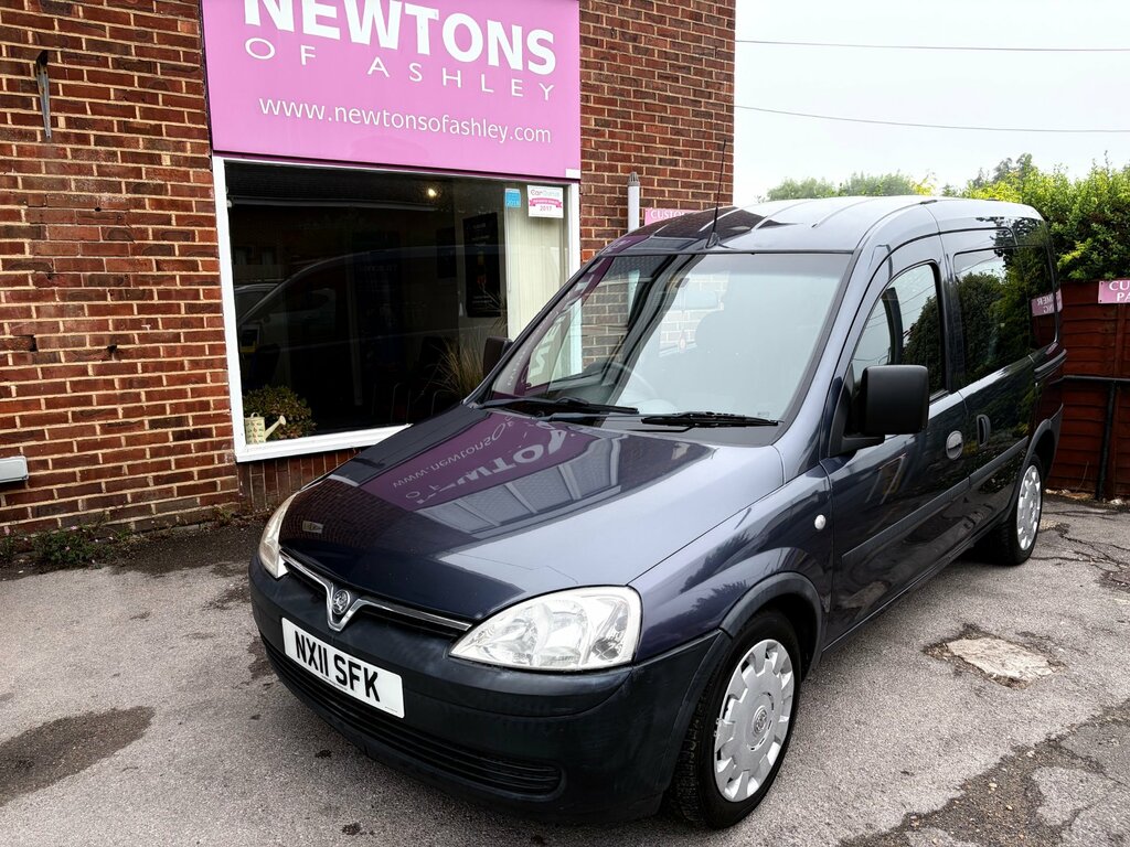 Vauxhall Combo Estate Blue