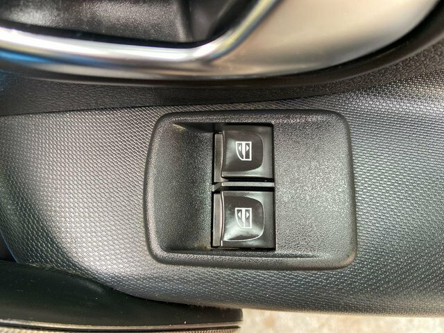 Dacia Sandero Stepway Hatchback 0.9 Tce Ambiance Euro 6 Ss 2017 White #19