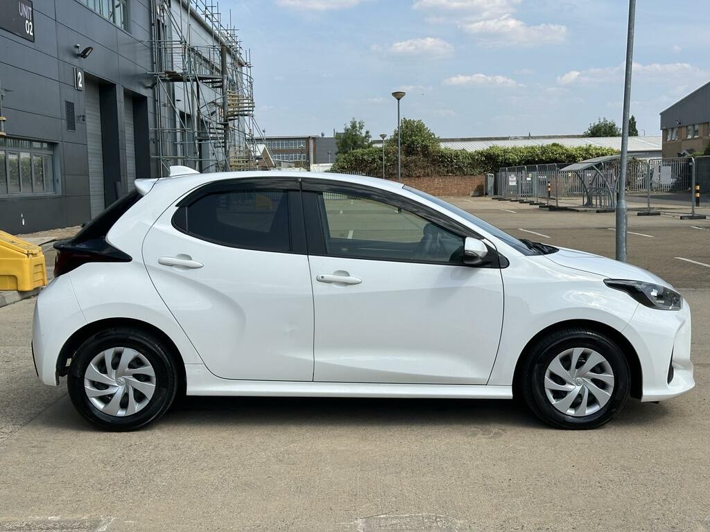 Toyota Yaris 1.5 Vvt-h Y20 Bi-tone E-cvt Euro 6 Ss Blue #9