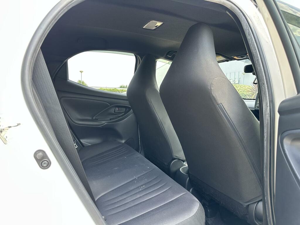 Toyota Yaris 1.5 Vvt-h Y20 Bi-tone E-cvt Euro 6 Ss Blue #33