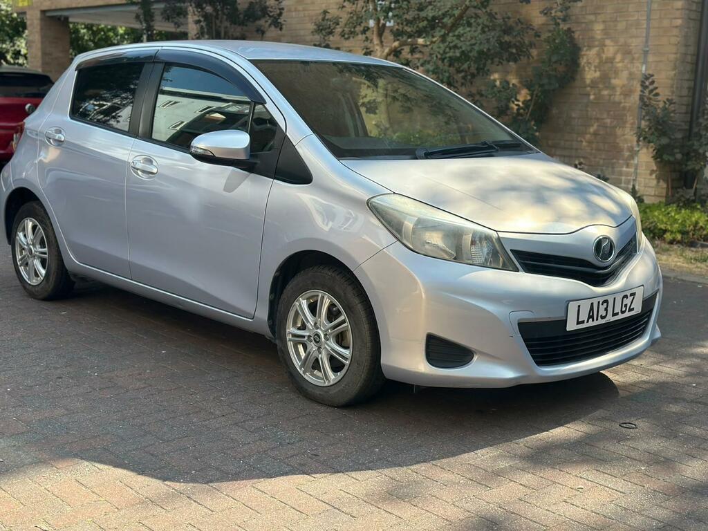 Toyota Yaris Icon Silver #3