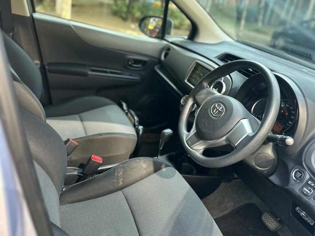 Toyota Yaris Hatchback Silver #11