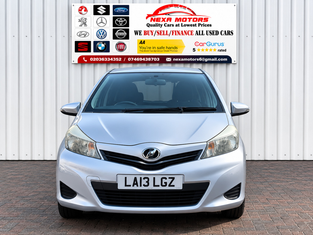 Toyota Yaris Icon Silver