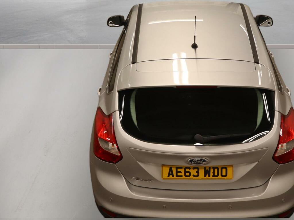 Ford Focus Zetec Red #5
