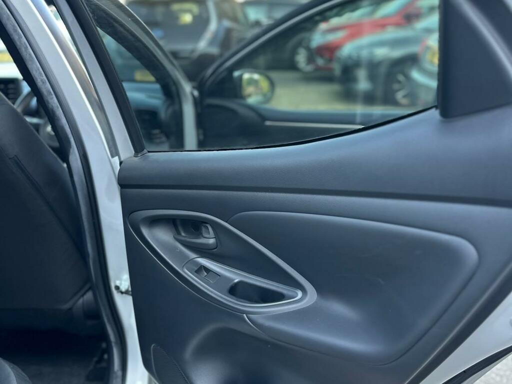 Toyota Yaris Icon Grey #10