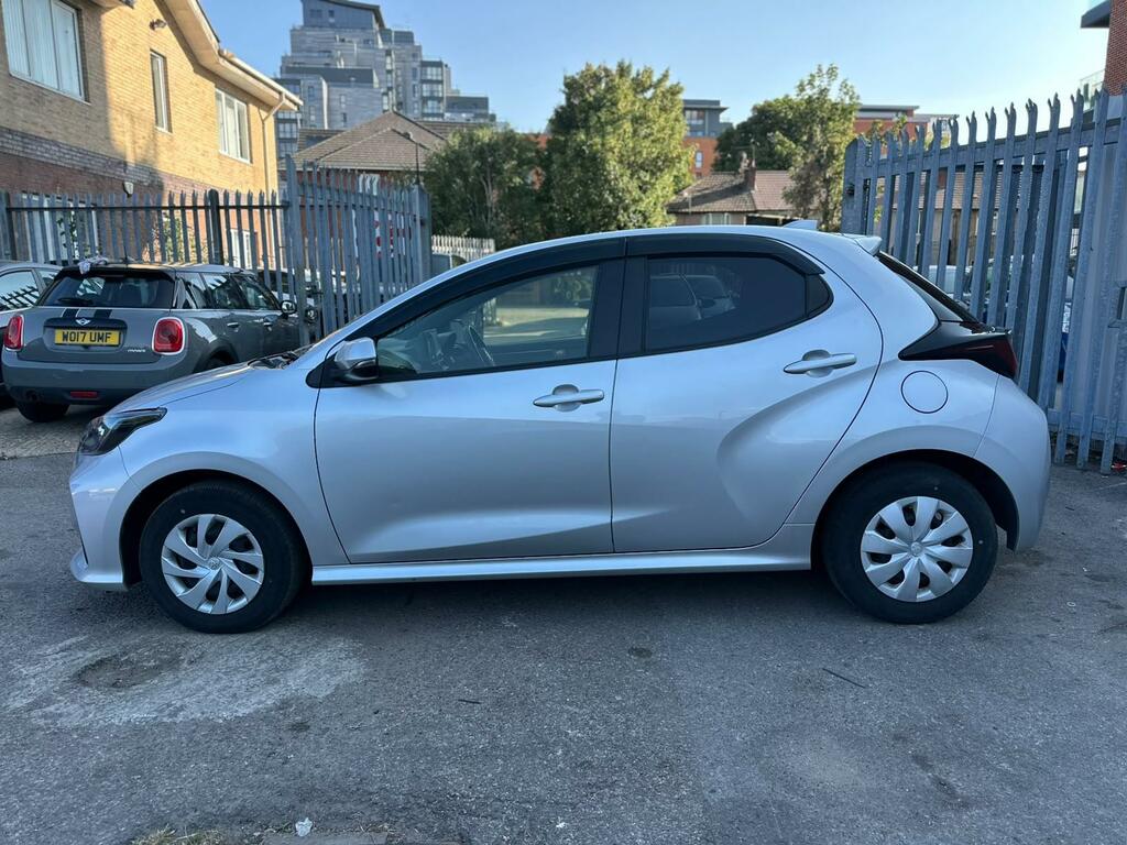 Toyota Yaris Excel Silver #4