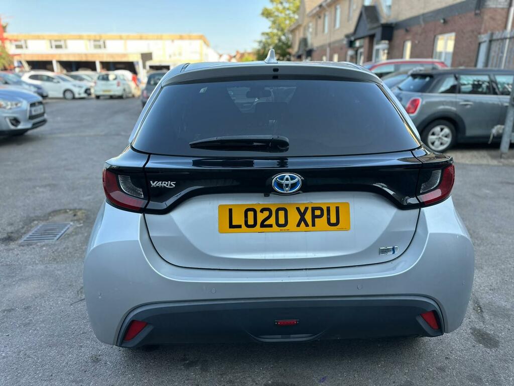 Toyota Yaris Excel Silver #5