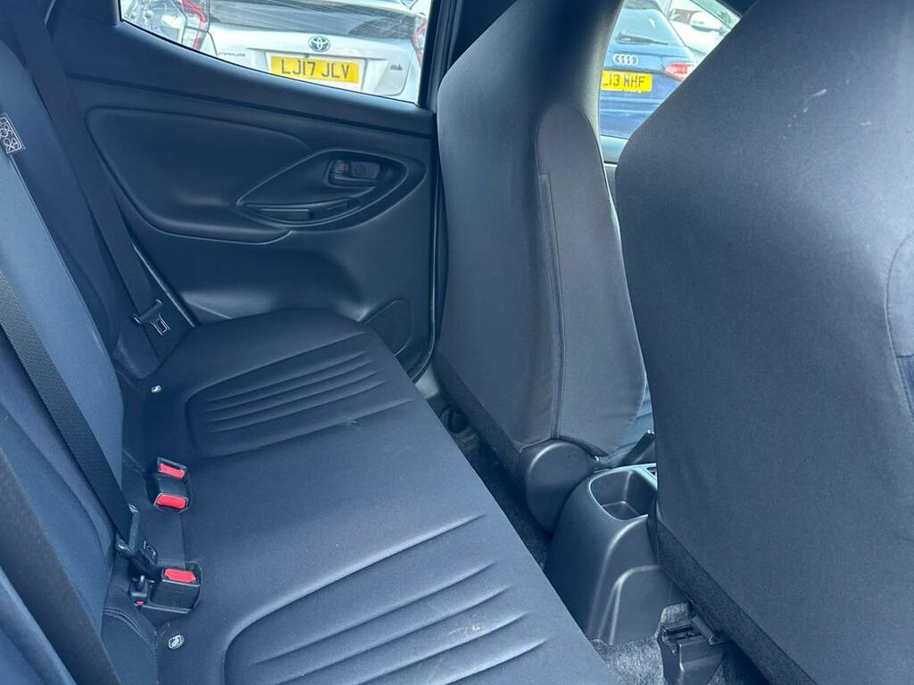 Toyota Yaris Icon Grey #9