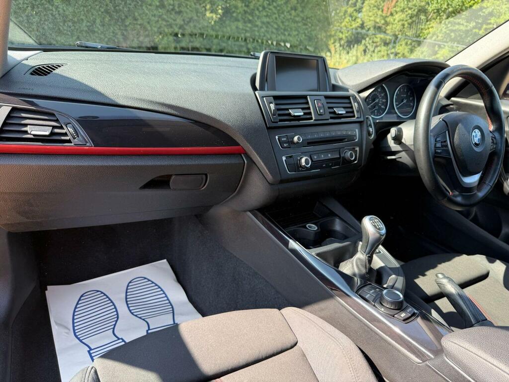 BMW 1 Series 116D Efficientdynamics 5-Door Black #24