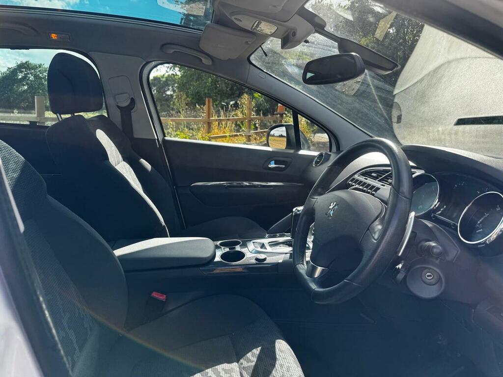 Peugeot 3008 3008 Active E-hdi S-a White #31