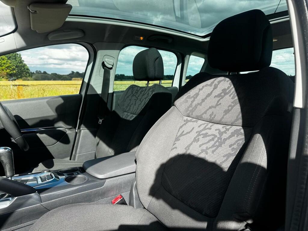 Peugeot 3008 3008 Active E-hdi S-a White #29