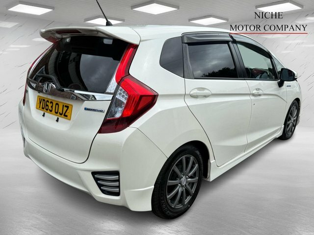 Honda Jazz H I-mmd Se Hatchback White #5