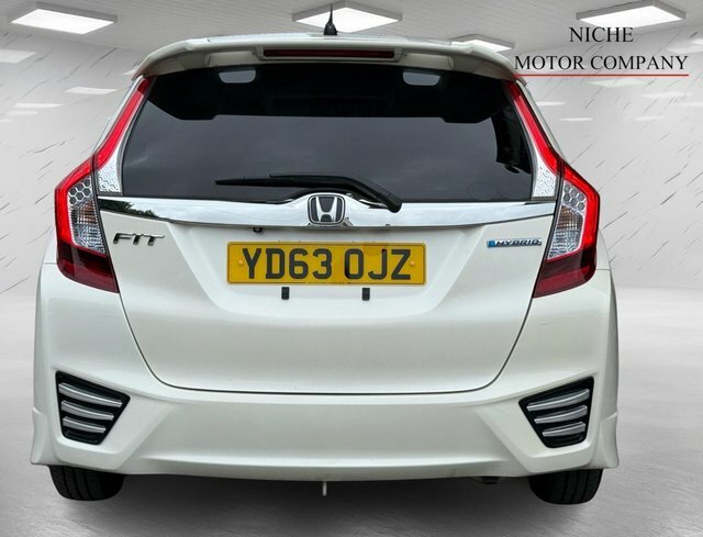 Honda Jazz H I-mmd Se Hatchback White #6