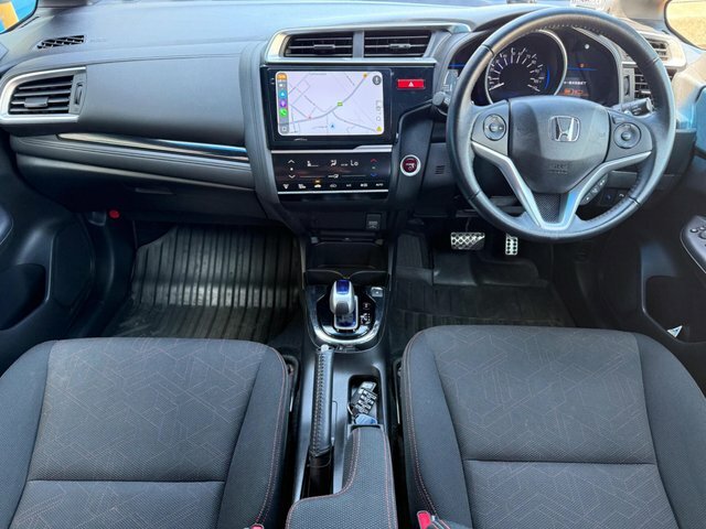 Honda Jazz H I-mmd Se Hatchback White #3