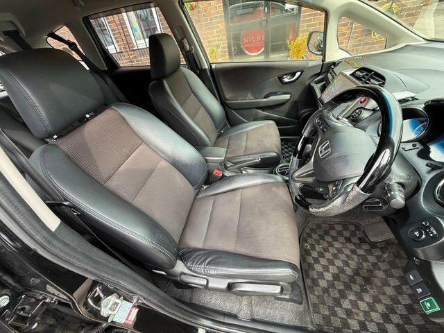 Honda Jazz 1.4 I-vtec Es Hatchback Cvt Euro 5 99 Black #21