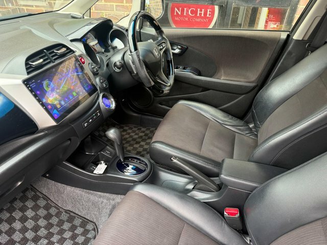 Honda Jazz 1.4 I-vtec Es Hatchback Cvt Euro 5 99 Black #44