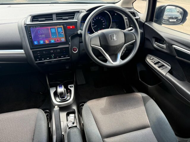 Honda Jazz Honda Jazz 1.3H Ima Hs Hatchback Hybrid White #30